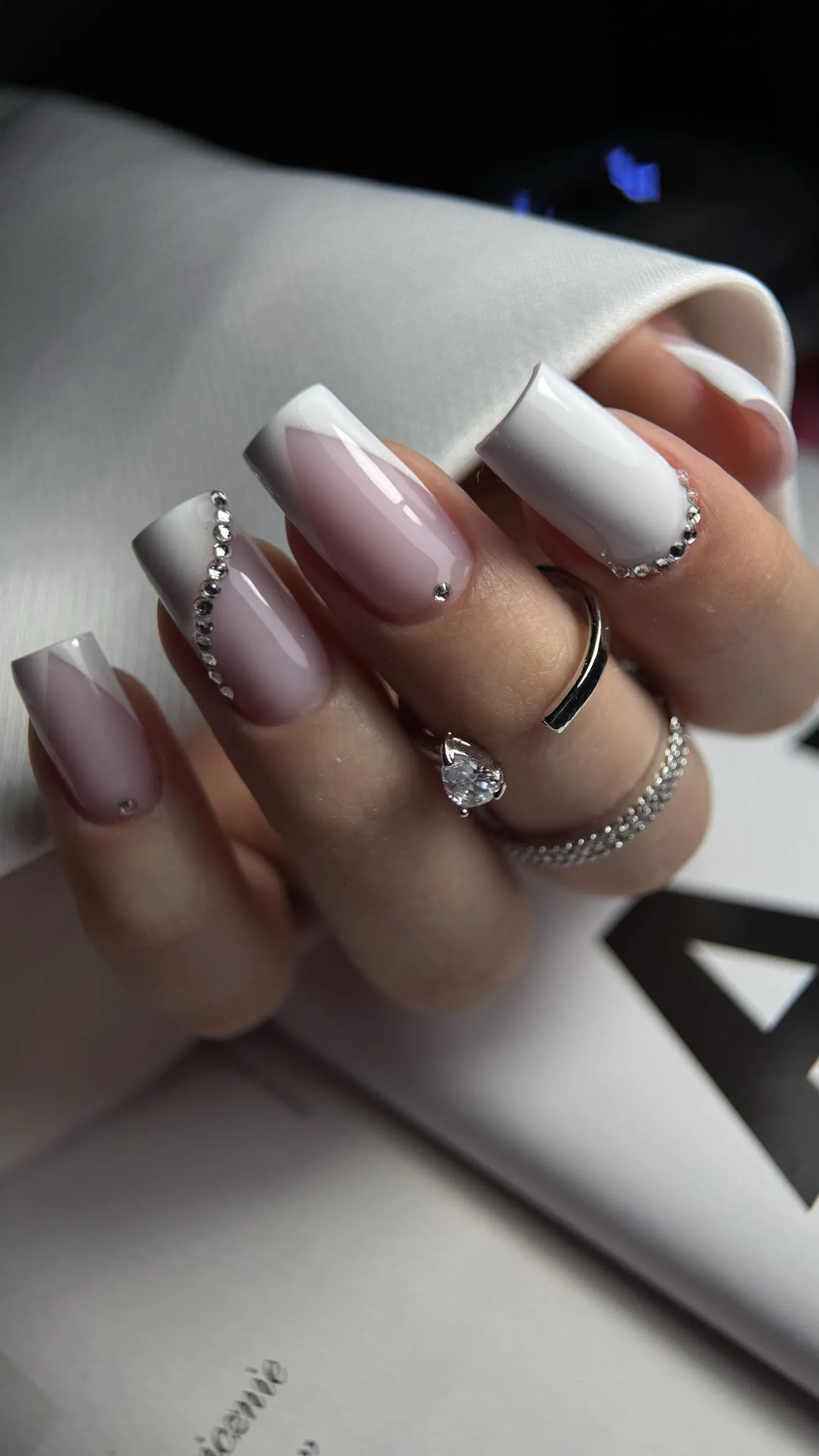 Ręcznie malowane wzorki na paznokciach nail art Chrzanów